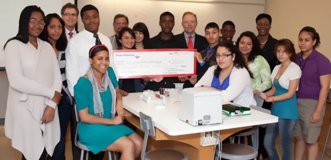 Uniondale Science Students with David Micklos