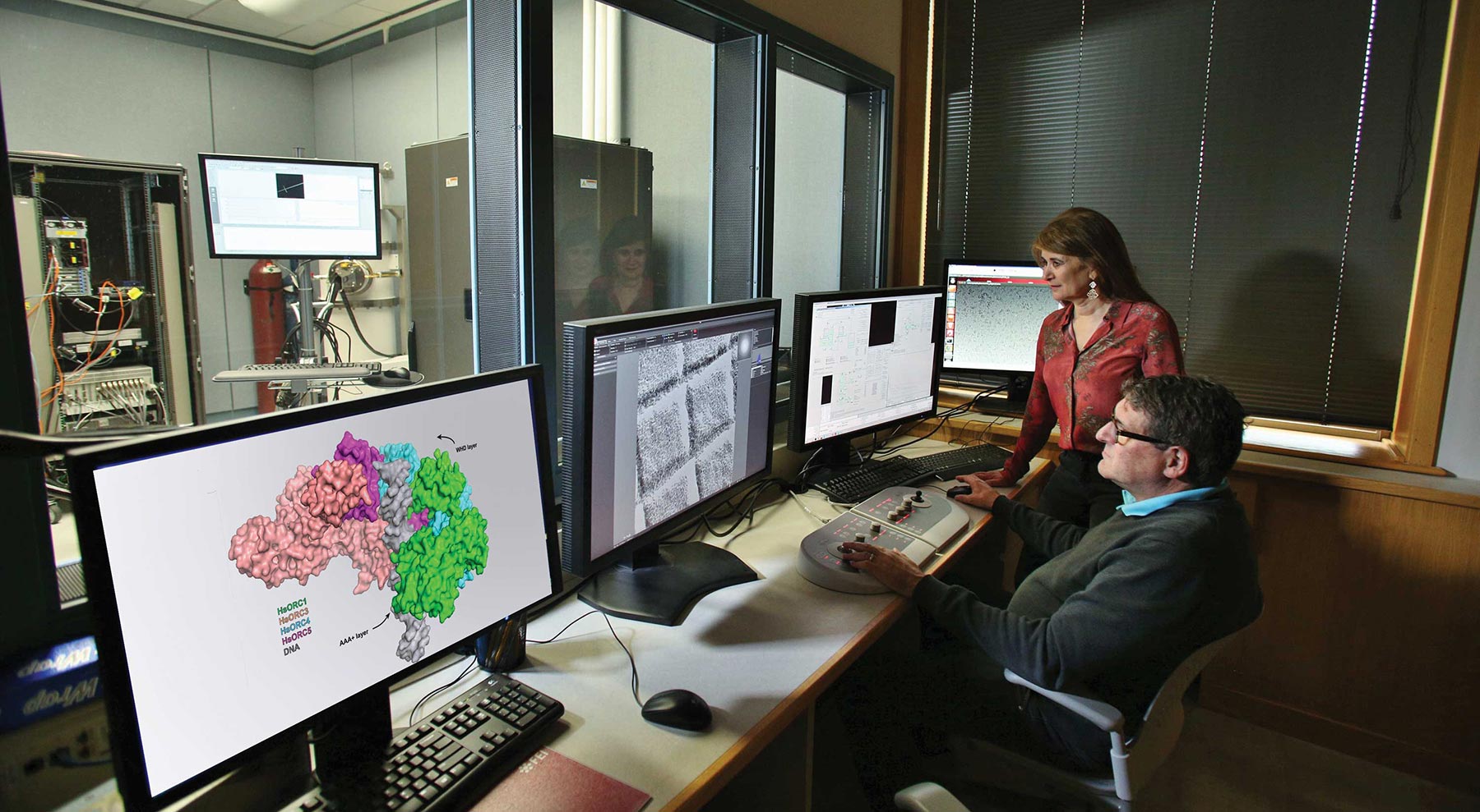 microscope control center