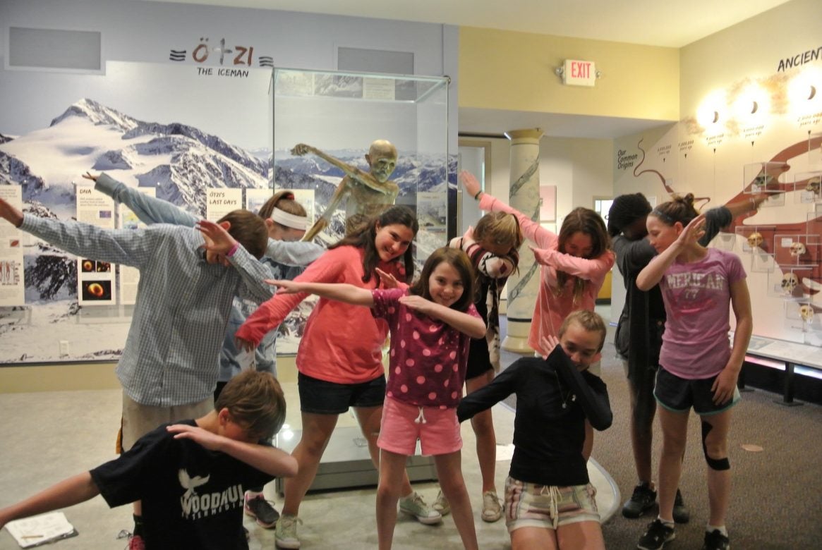 students who were visiting the DNA Learning Center