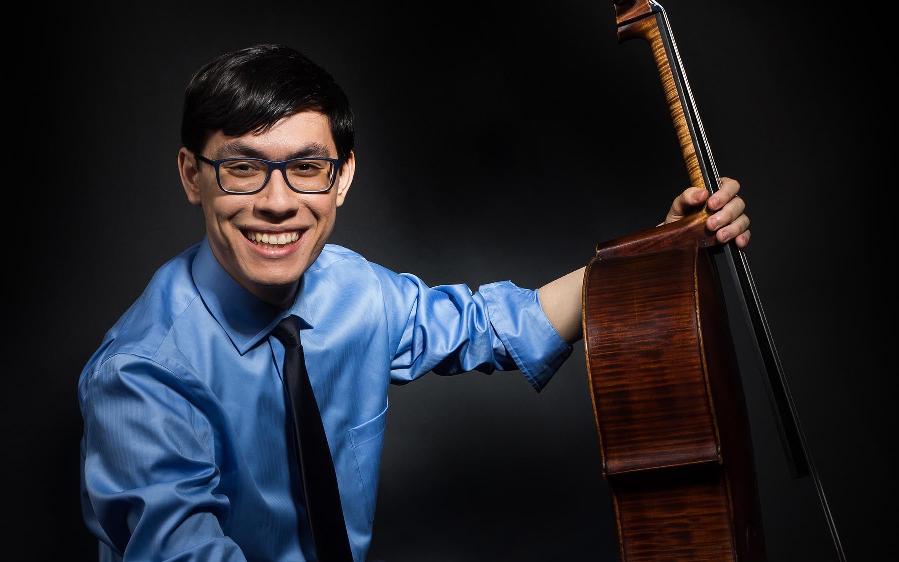photo of Zlatomir Fung with cello