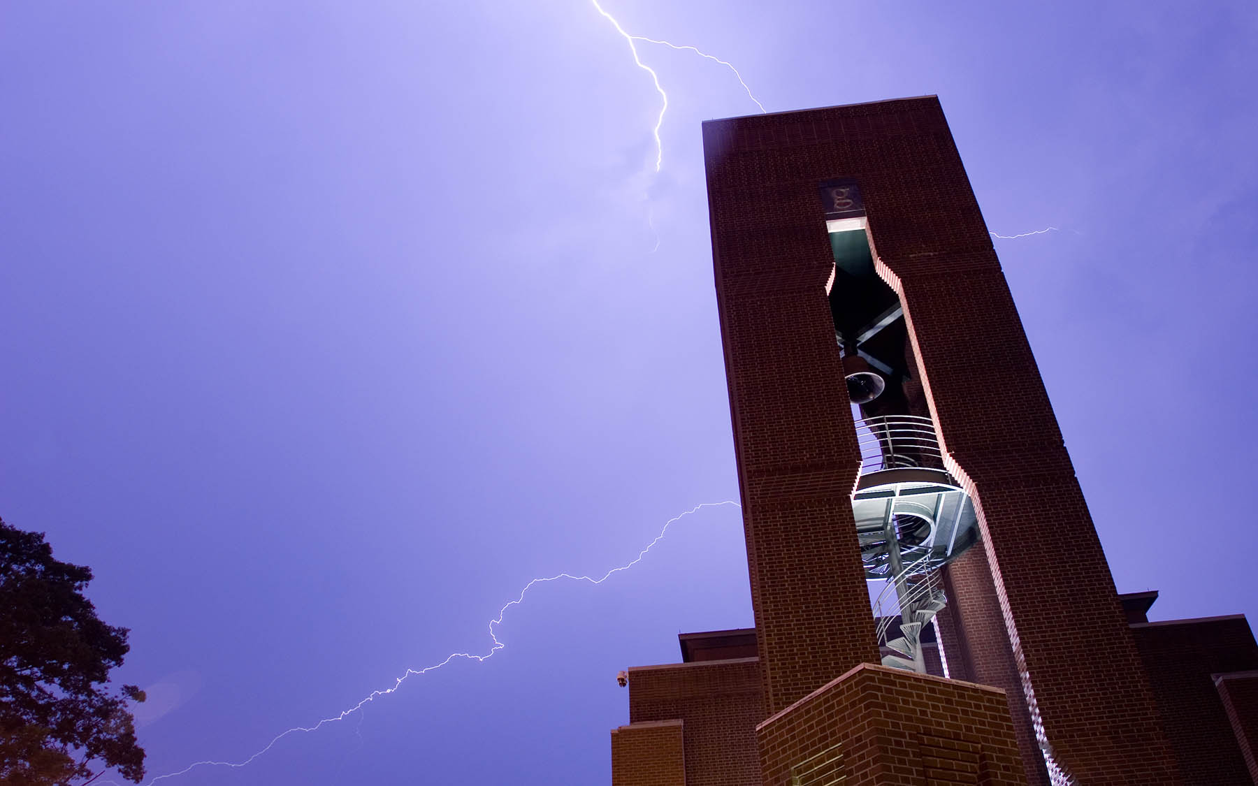 photo of lightning above CSHL clockower