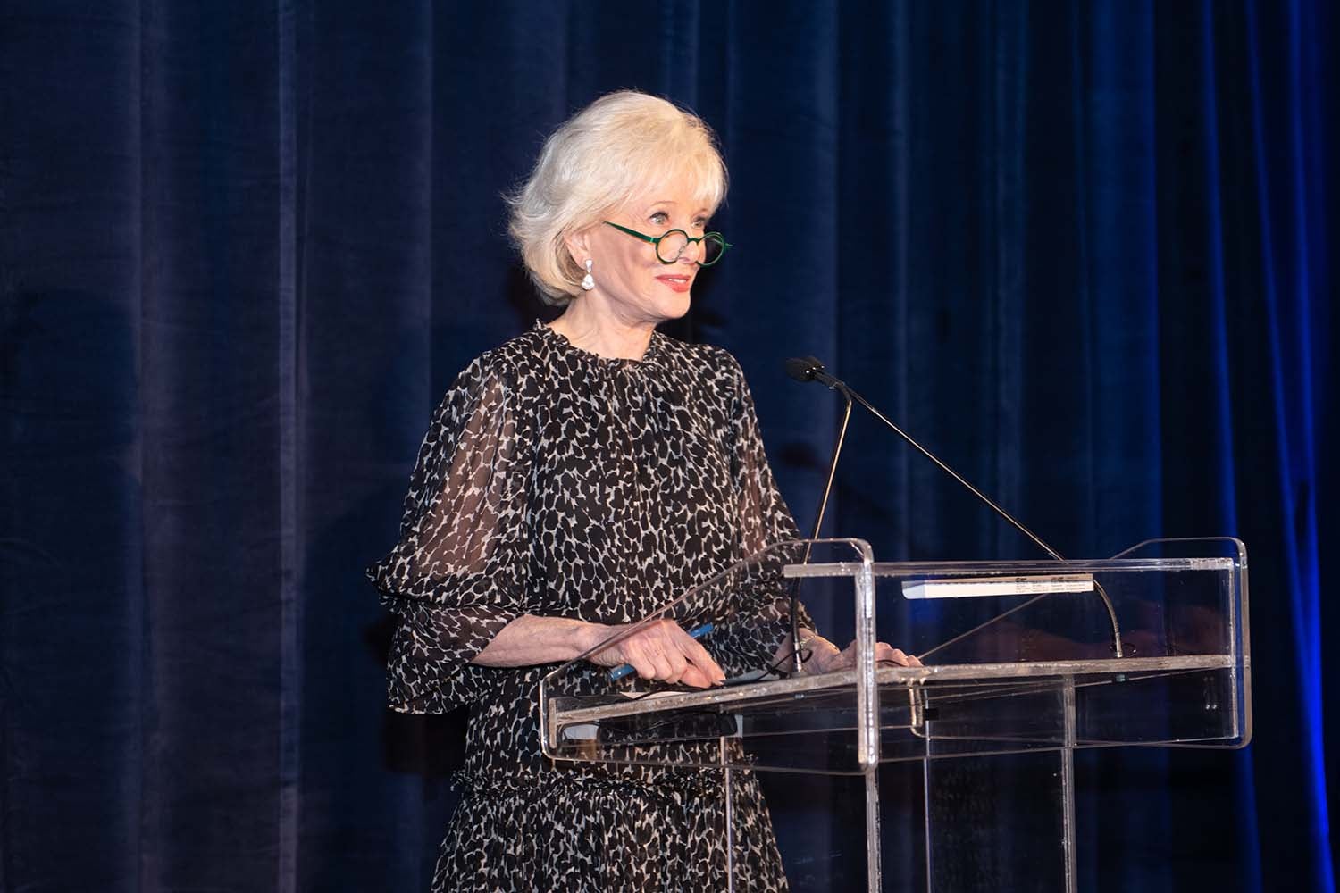 photo of Double Helix Medals Dinner 2019 - Lesley Shahl