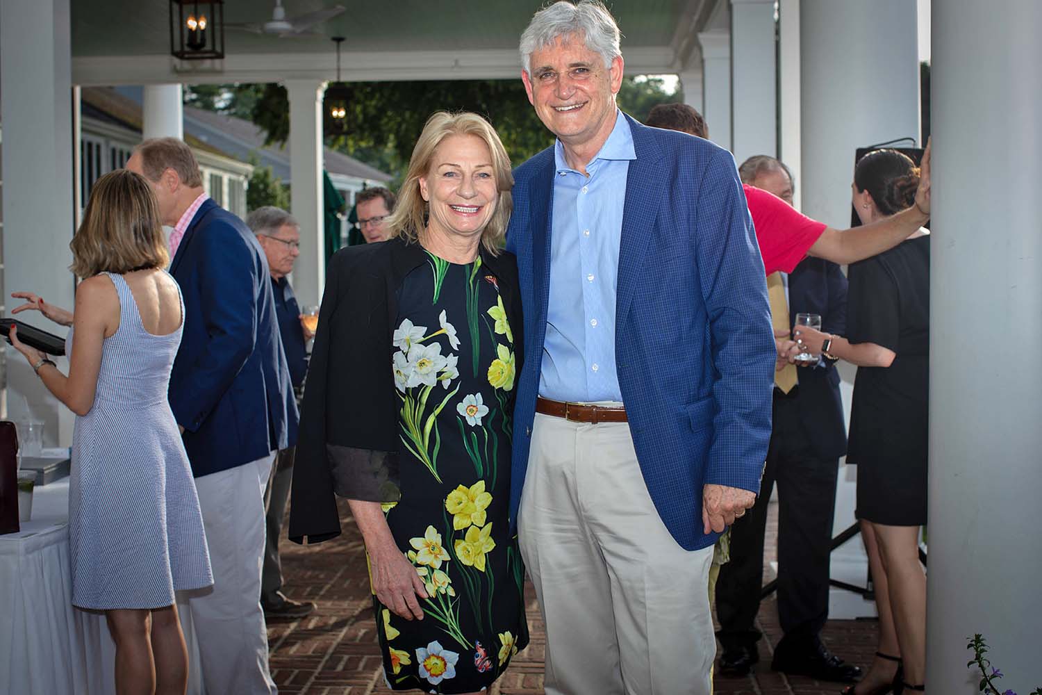 photo of Marilyn Simons and Bruce Stillman at Golf Tournament 2019