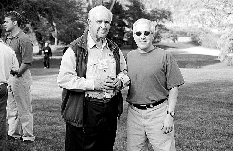 photo of Szybalski at 2001 Genome Mapping meeting