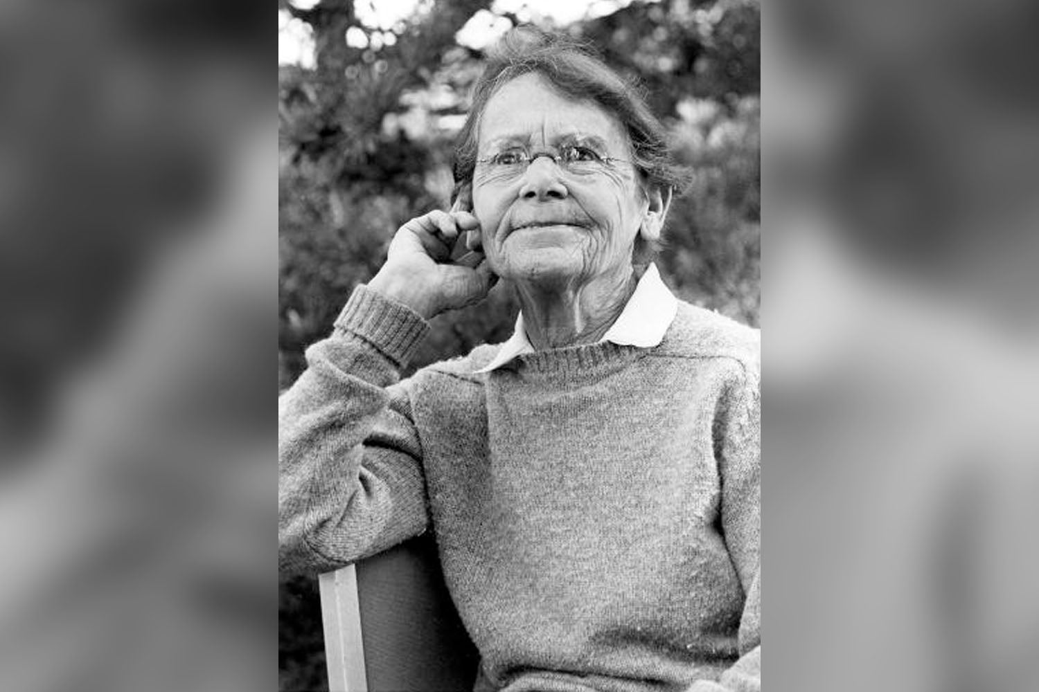 photo of Barbara McClintock thinking 1983