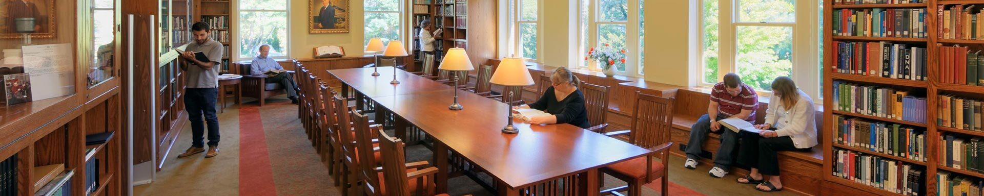 photo of the interior of the CSHL Carnegie Library