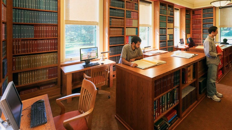 photo of the inside of CSHL Library reading room