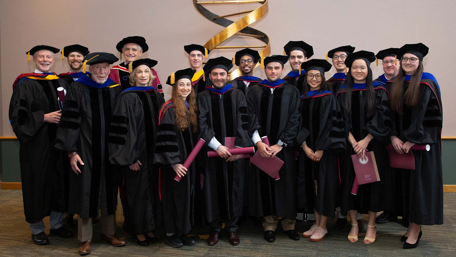 photo of the CSHL SBS 2022 graduating class and honorees