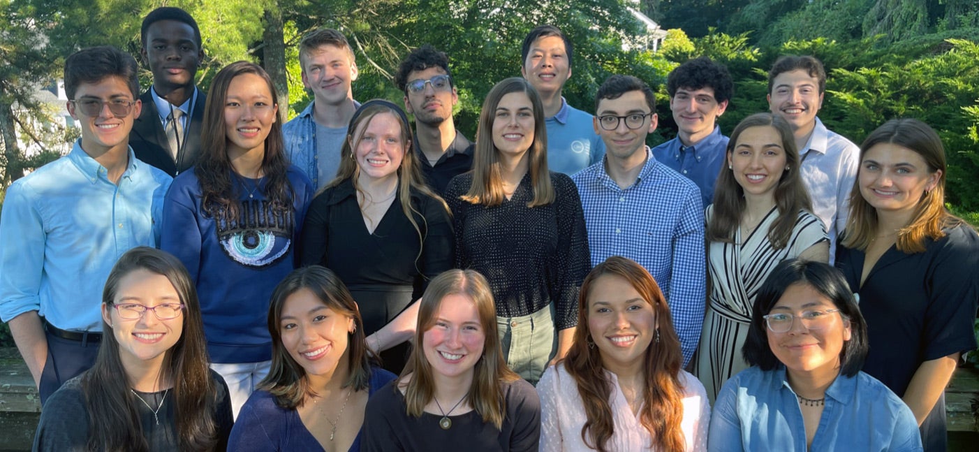 photo of CSHL URP 2022 participants