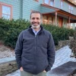 Photo of Zachary Lippman at CSHL graduate school building