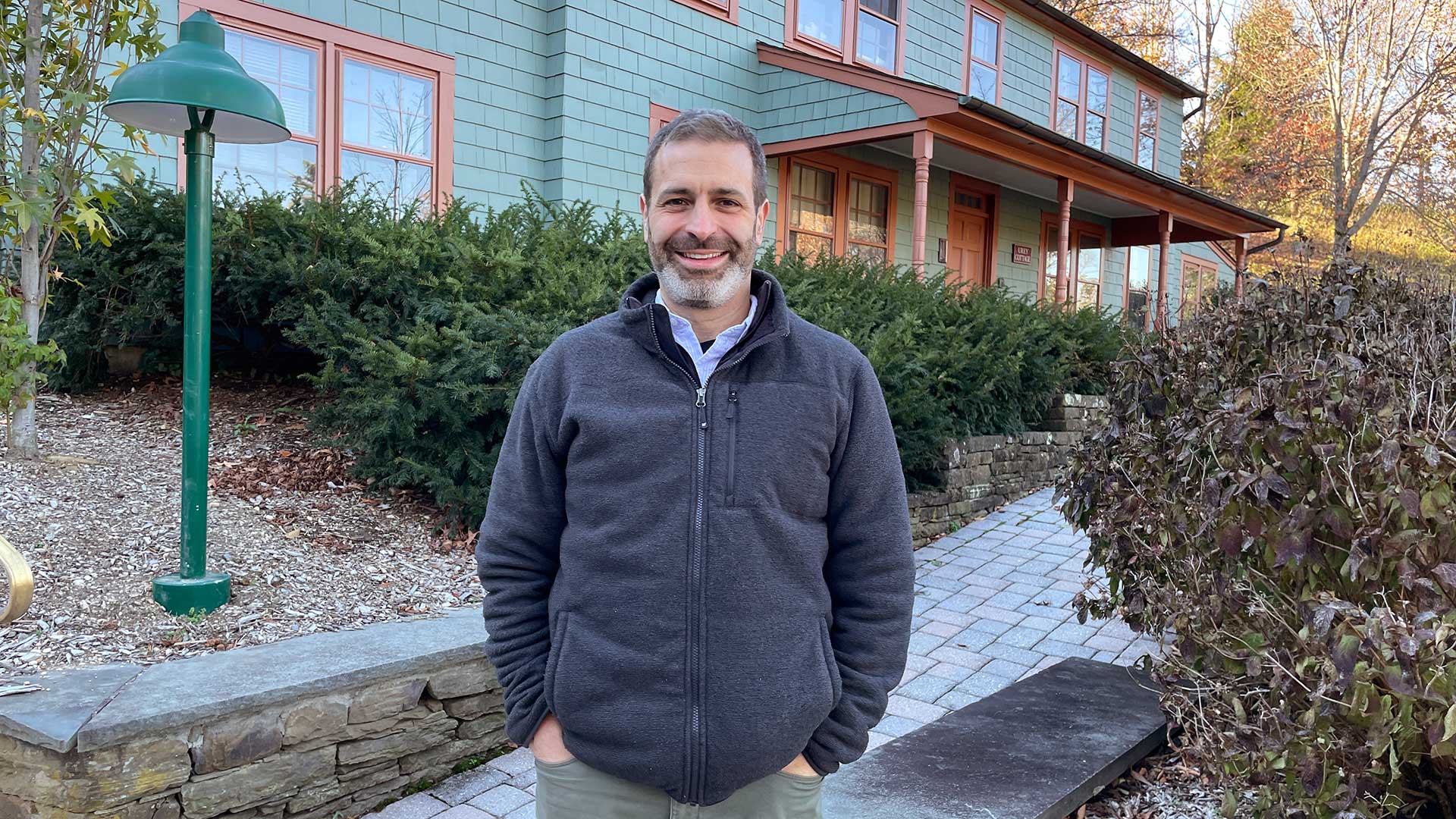 Photo of Zachary Lippman at CSHL graduate school building