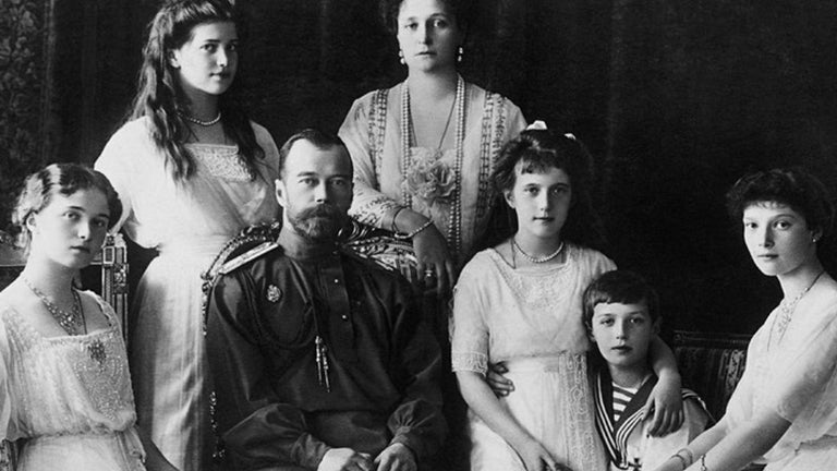 photo of the Romanov family