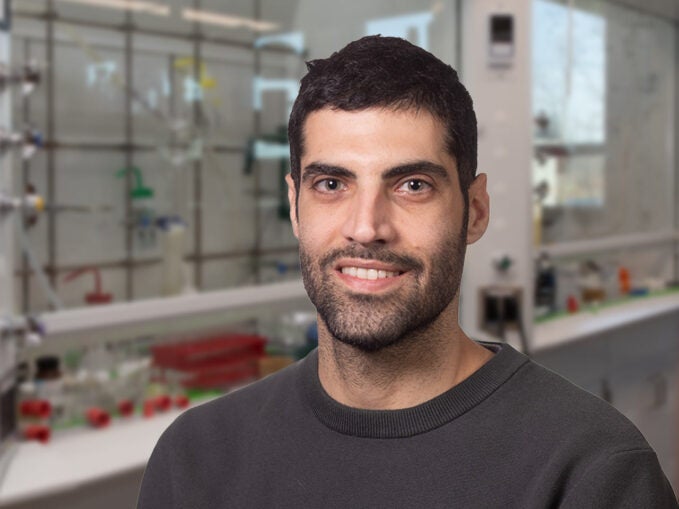 image of CSHL postdoc Hagai Shohat