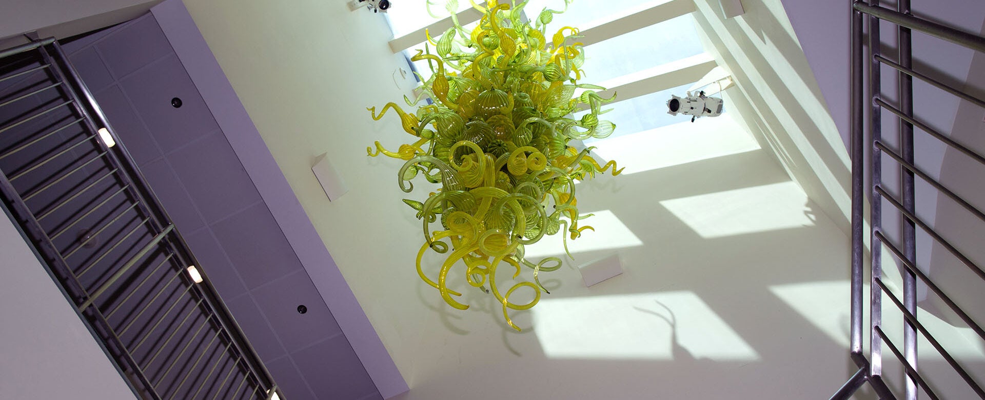 Glass art of Dale Chihuly, Twisting Dendrites Chandelier